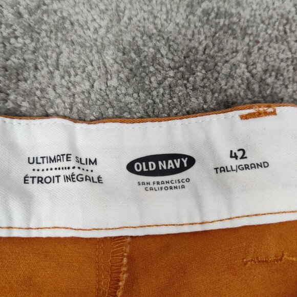 Old Navy Men's Ultimate Slim Shorts Sz 42 T Camel Brown Cotton Casual Flat Front - Picture 2 of 9
